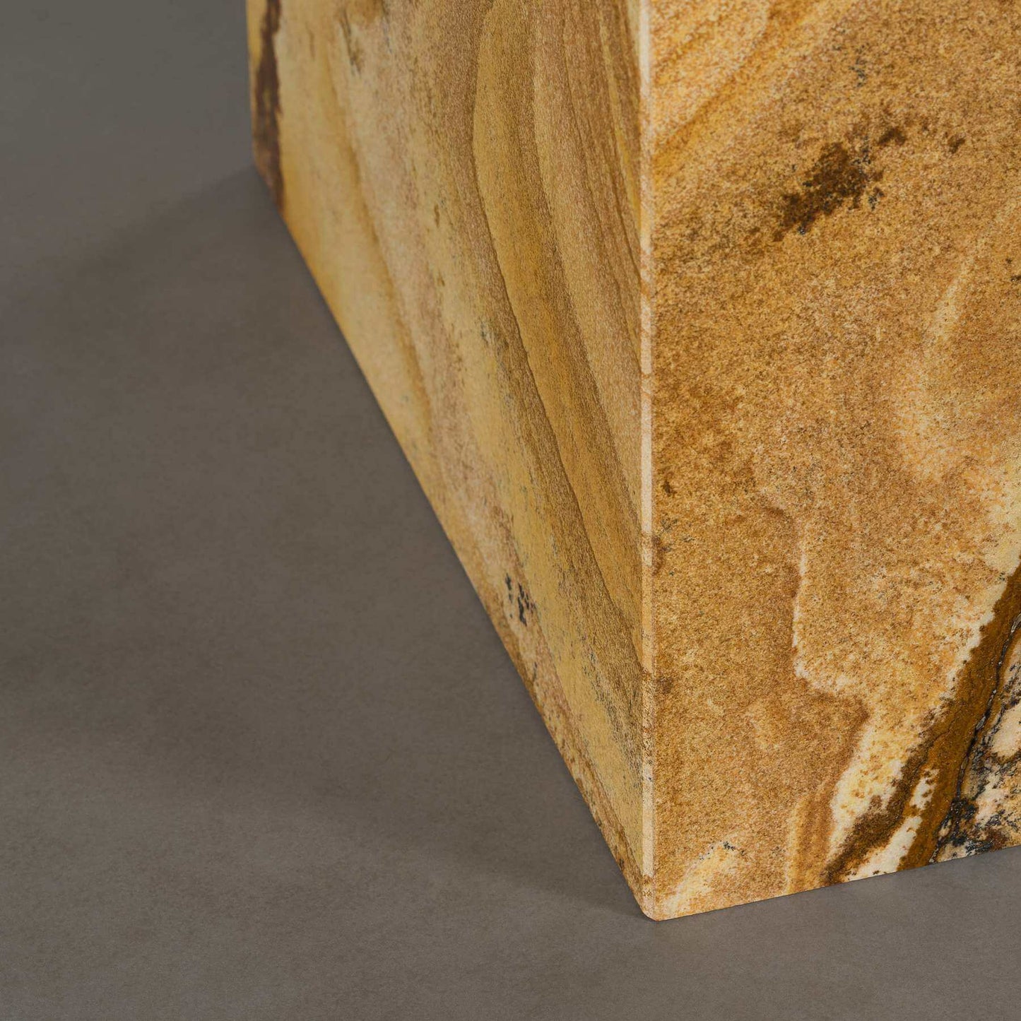 Cube Palomino Marmor Beistelltisch