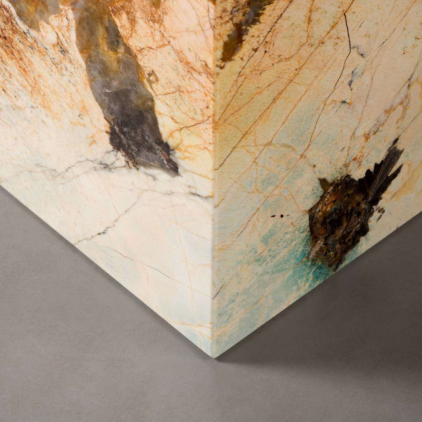 Cube Patagonia Marmor Beistelltisch