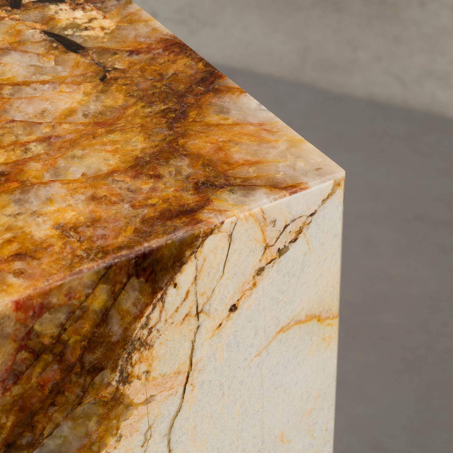 Cube Patagonia Marmor Beistelltisch