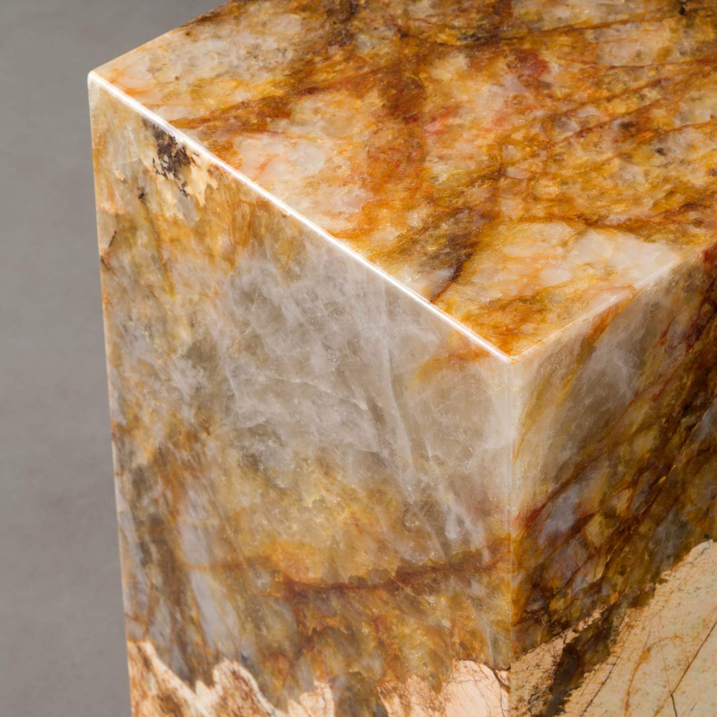 Cube Patagonia Marmor Beistelltisch